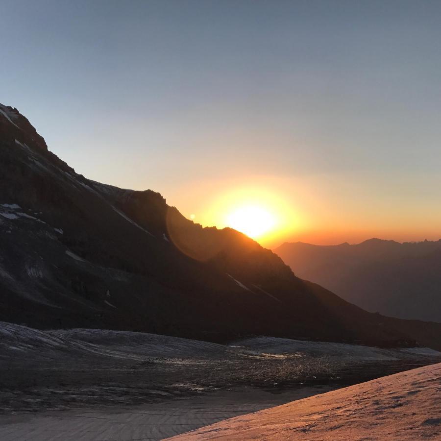 Gudauri Hut Hotel Bagian luar foto