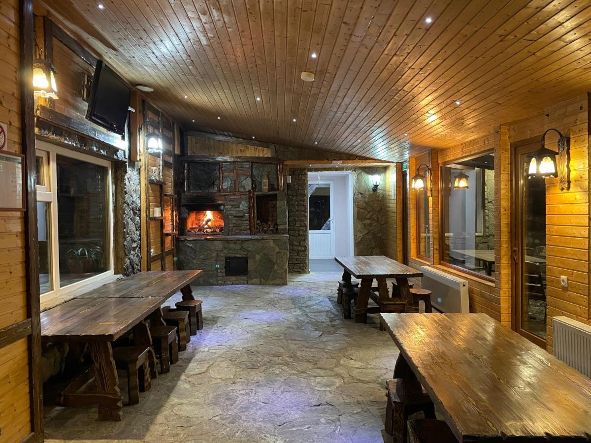 Gudauri Hut Hotel Bagian luar foto